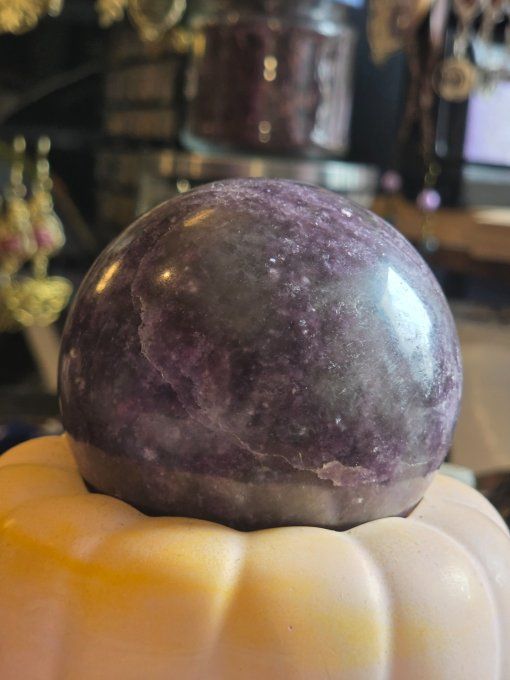 Sphere lepidolite 70 mm