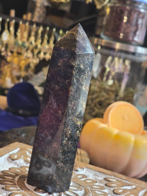 Obélisque – Tour En Arfvedsonite – Manifestation & Force 110 mm  