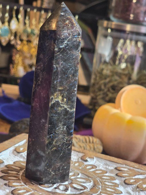 Obélisque – Tour En Arfvedsonite – Manifestation & Force 110 mm  