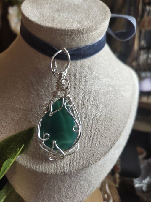 Pendentif Onyx verte ✨ - epines et ronce