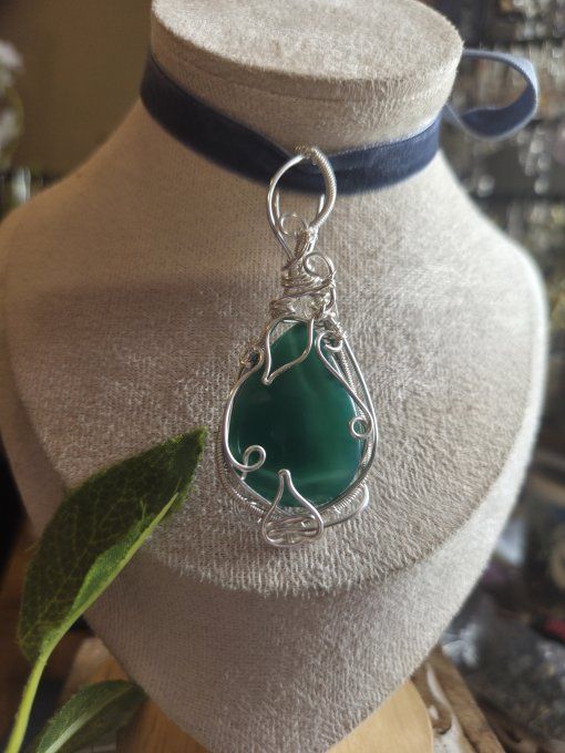 Pendentif Onyx verte ✨ - epines et ronce