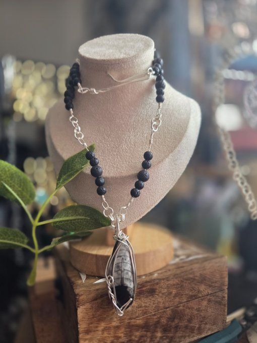 Collier Orthoceras ✨Straight Horn ✨ - perle de lave