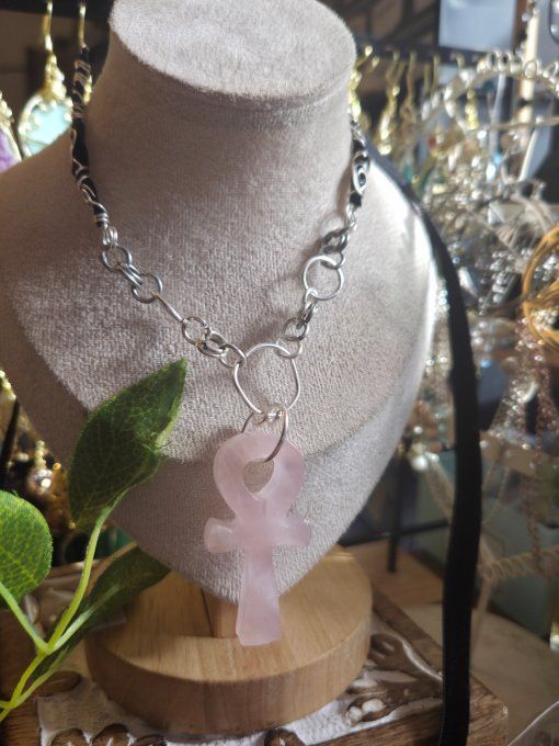 Collier Ankh Quartz rose , La Pierre De L’Amour Et De La Douceur 