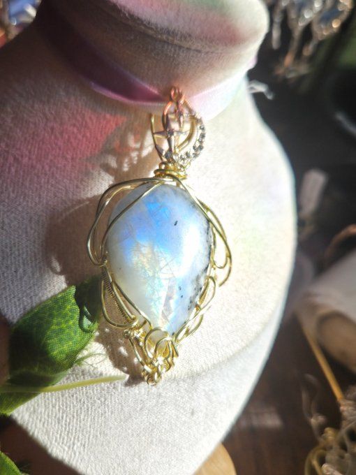 Pendentif Péristérite -pierre de lune d'or