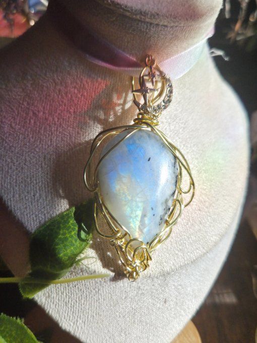 Pendentif Péristérite -pierre de lune d'or
