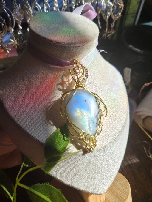 Pendentif Péristérite -pierre de lune d'or