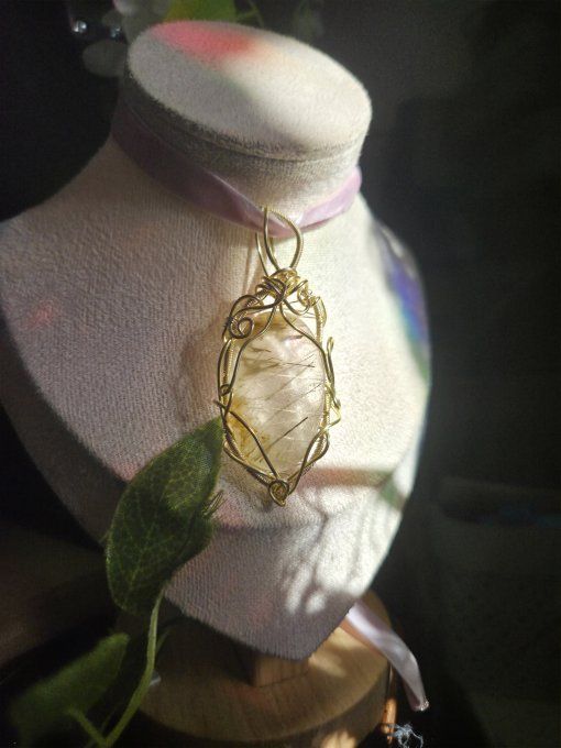 Pendentif Quartz Rutile Or– Confiance Et Joie