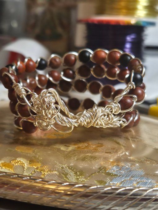 Bracelet 4 rang jaspe rouge taureau et onyx noire