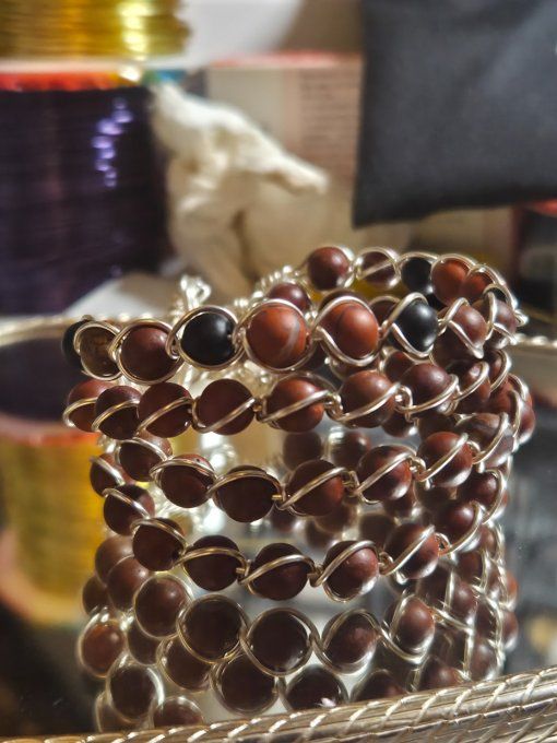 Bracelet 4 rang jaspe rouge taureau et onyx noire