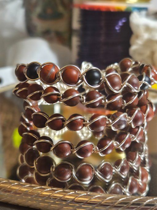 Bracelet 4 rang jaspe rouge taureau et onyx noire