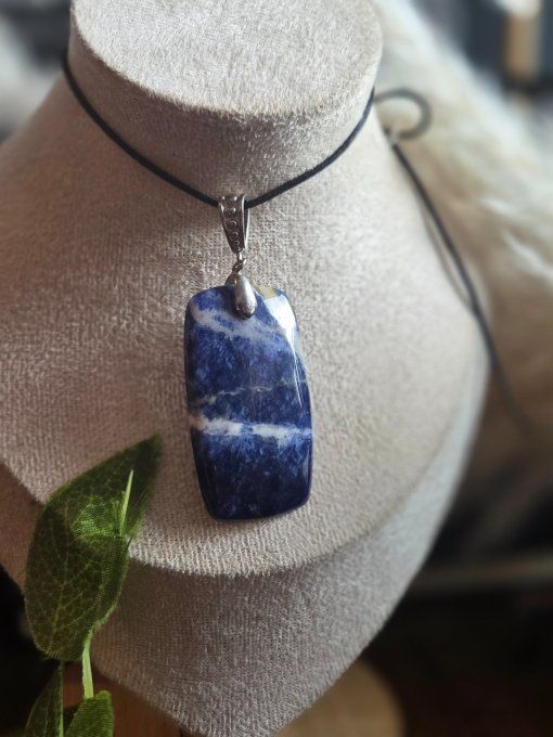 Pendentif Sodalite ❤️ percée – Humilité, Courage Et Communication  