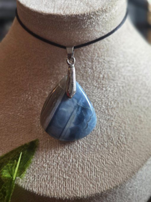 Pendentif percé Opale Bleue Commune – Communication, Libération & Éveil Spirituel  