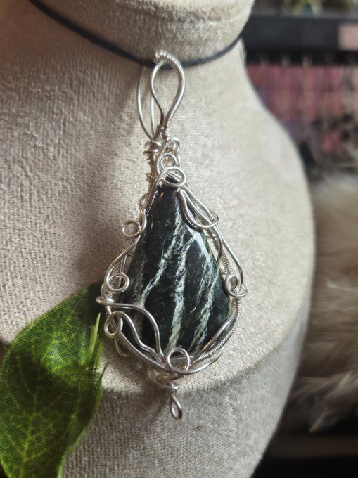 Pendentif Chrysotile (Serpentine Feuille d’Argent) 