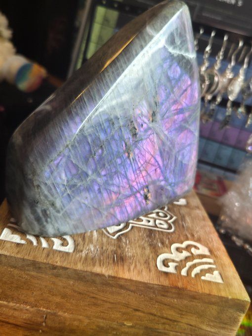 Bloc De Labradorite Forme Libre – Protection, Équilibre & Confiance 1k171