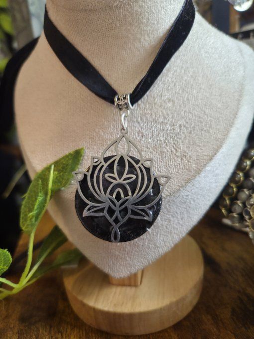 Pendentif lotus ✨ Charoïte  Aegeryne- Transformation & Libération ✨ 