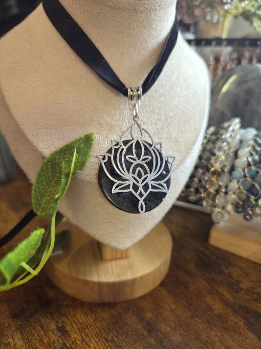 Pendentif lotus ✨ Charoïte  Aegeryne- Transformation & Libération ✨ 