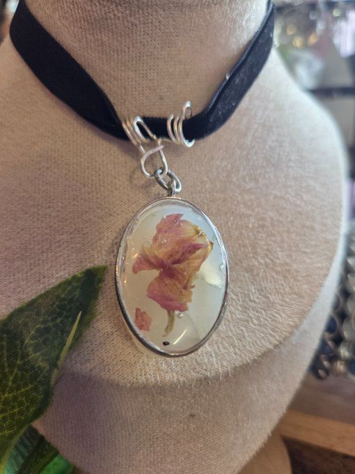  Amulette Agate Blanche druzy Fleur –  Douceur & Harmonie   ✨ 