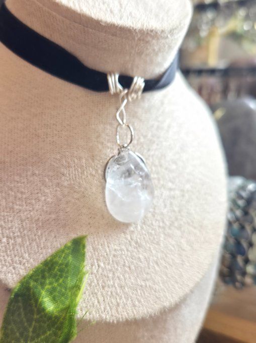 Amulette Cristal de roche dragon-Énergie, Clarté et Harmonie  