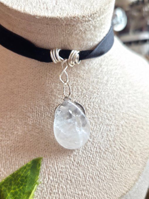 Amulette Cristal de roche dragon-Énergie, Clarté et Harmonie  