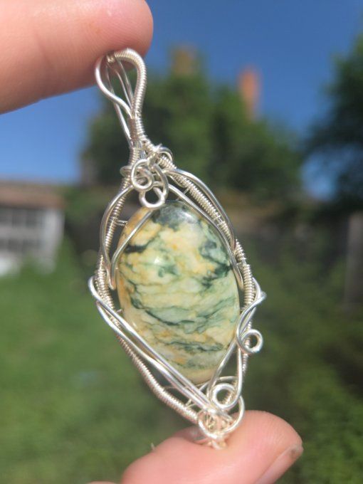 Amulette Mariposite ,pierre de transformation