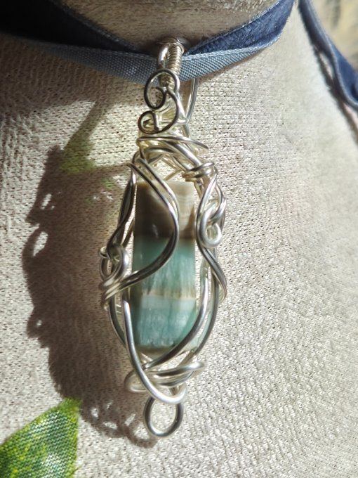 Pendentif Calcite caribéenne ✨serenité &energie positive 