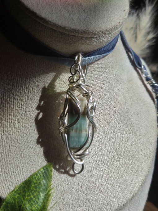 Pendentif Calcite caribéenne ✨serenité &energie positive 