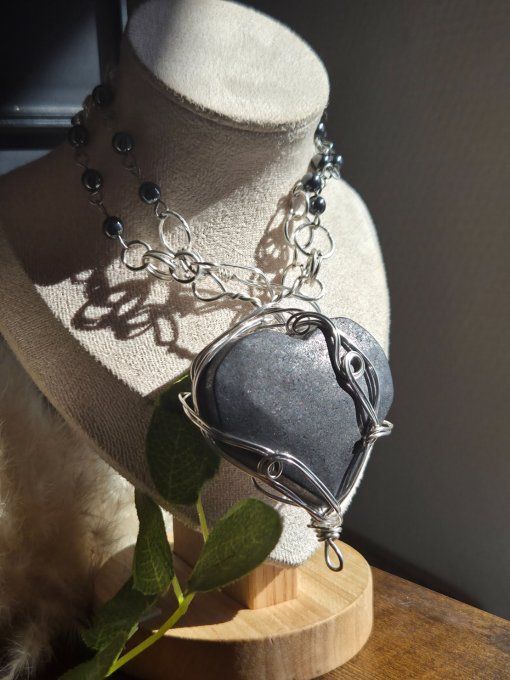 Collier coeur shungite perles hematite 