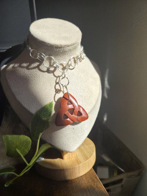 Coliier Triketra Jaspe rouge  -Force & Courage 