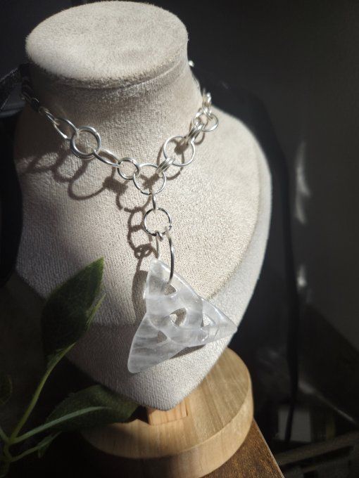 Collier triketra Cristal de roche argent -clarté et energie.