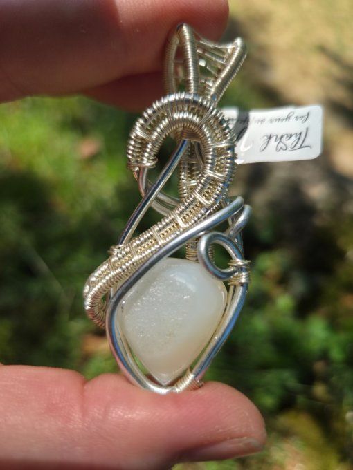  Amulette Agate Blanche – ✨Pierre de Douceur & d’Harmonie   ✨
