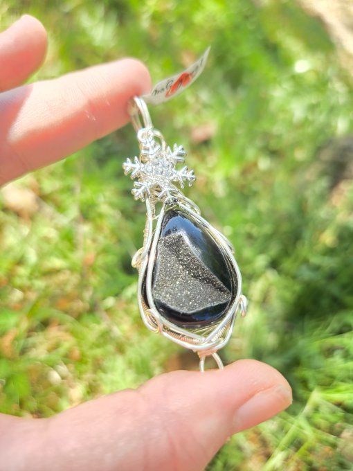 Amulette Onyx  Noire Druzy-  protection , force.  Courage 