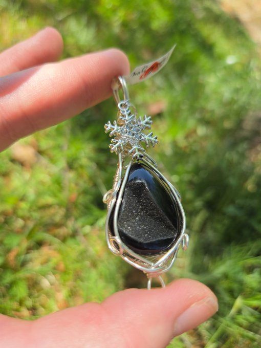 Amulette Onyx  Noire Druzy-  protection , force.  Courage 