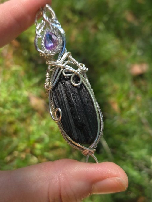 Amulette Tourmaline noir semi brut 