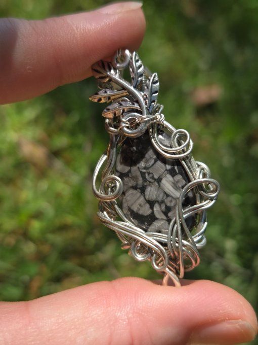 Pendentif Corail Fossile Noir✨Apaisement & Protection✨