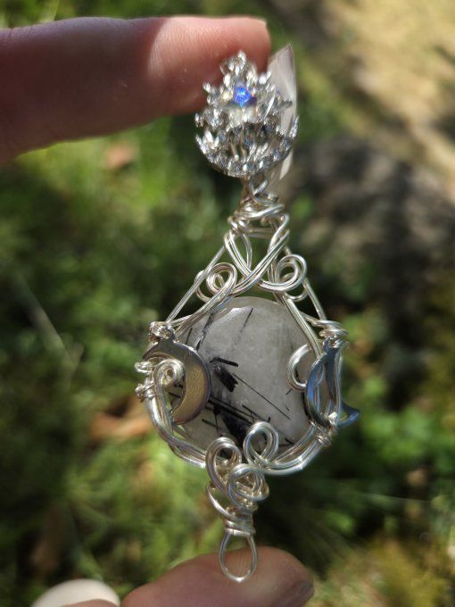 Pendentif Quartz tourmaline - amulette triple Lune 