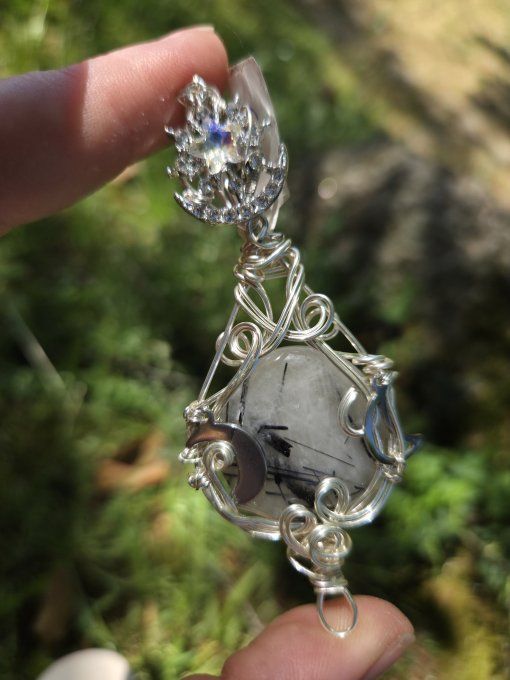 Pendentif Quartz tourmaline - amulette triple Lune 