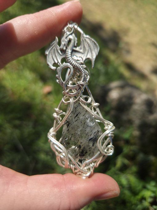 Pendentif En Lodolite – Harmonie, Soin & Voyage Intérieur 