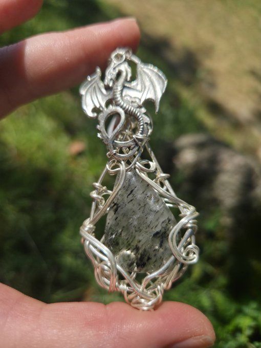 Pendentif En Lodolite – Harmonie, Soin & Voyage Intérieur 