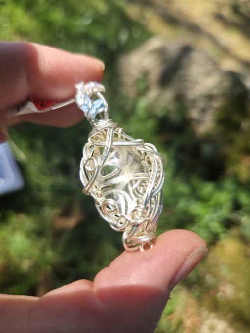 Amulette Cristal de roche -Énergie, Clarté et Harmonie  
