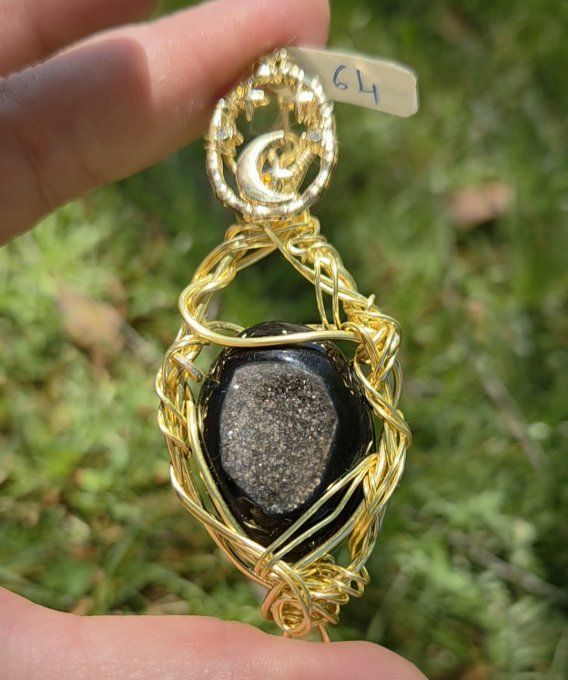 Pendentif Onyx  Noire Druzy  -Lune d'or