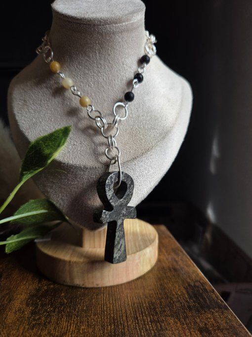 Collier Ankh Pyrite Druzy -perles de lave et calcite jaune 