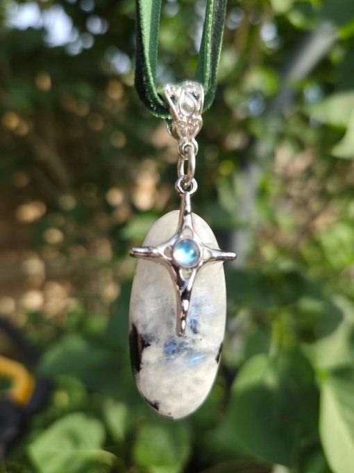 Pendentif Péristérite  -pierre de lune : protection et concentration 