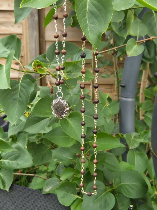 Collier perles bois de santal 