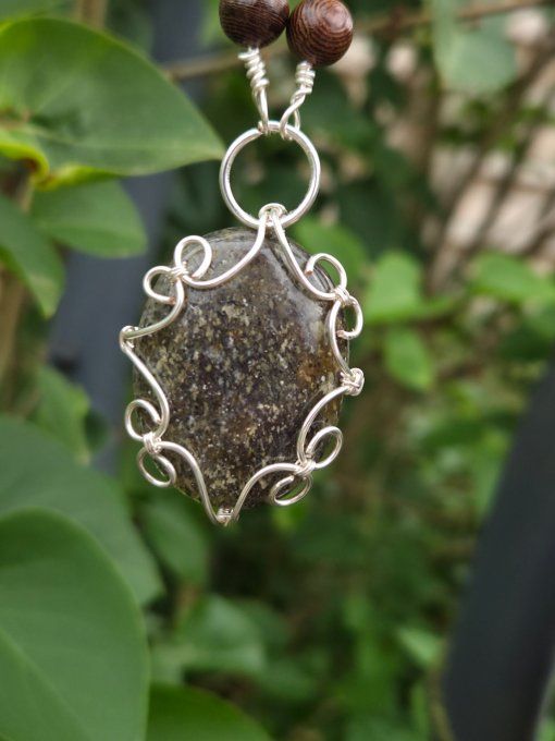 Pierre de Soleil Noire mica et hématite ✨ - Copie