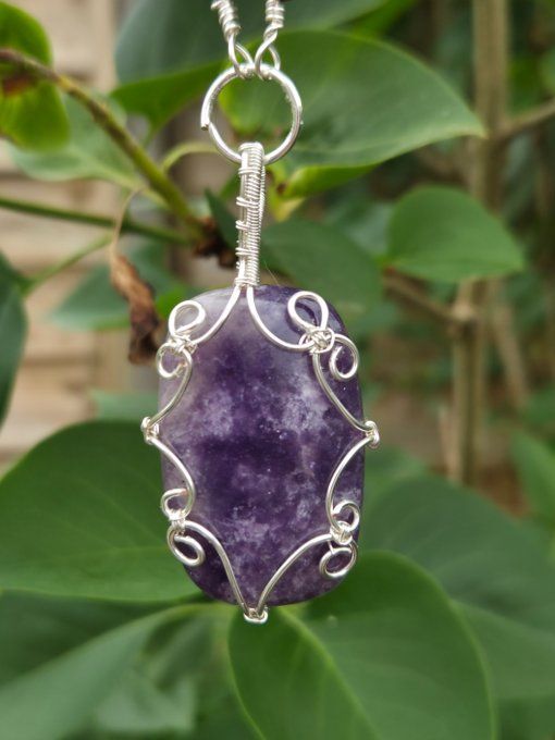 Amulette Argent Lépidolite – Stabilité, Sérénité Et Équilibre