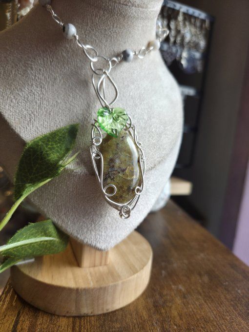 Amulette Argent – Opale Verte- Prospérité et jeunesse