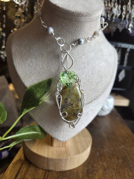 Amulette Argent – Opale Verte- Prospérité et jeunesse