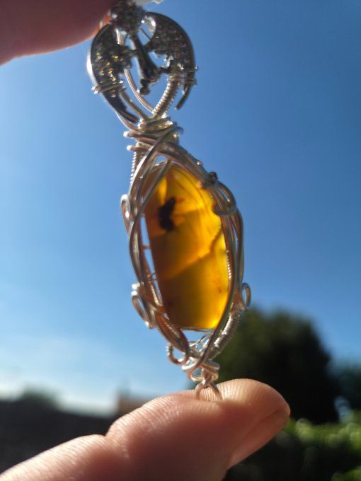 Pendentif Ambre Bleu ✨amulette joie et clarté 
