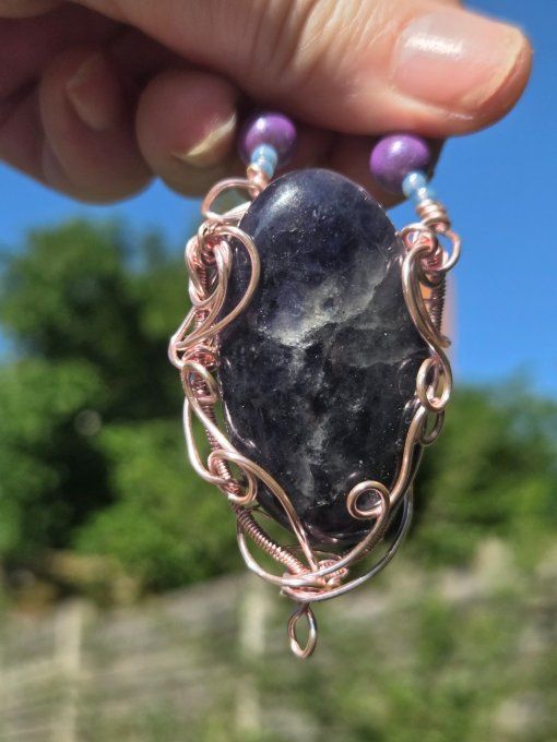 Pendentif Iolite (Cordierite) –✨ peurs profondes et anxieté