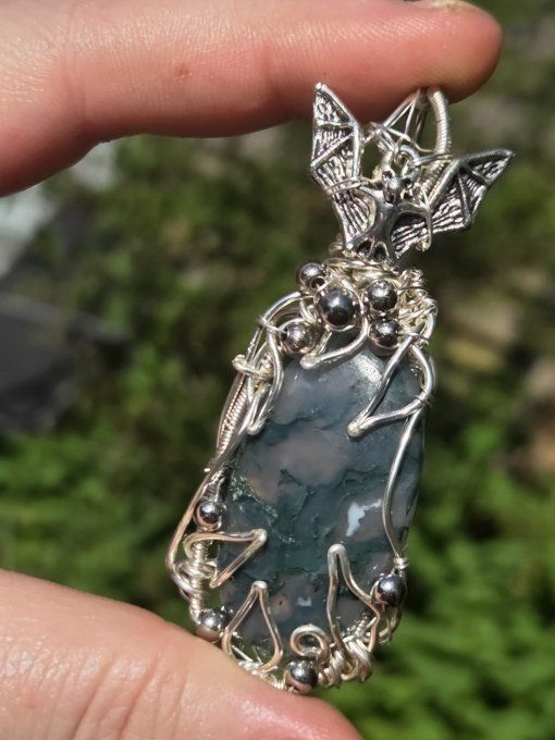 Pendentif En Agate Mousse – Connexion, Renouveau & Sérénité  